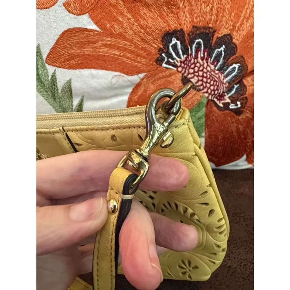 Coach Ashley Daisy Lace leather laser cut large wristlet bag yellow 2010’s VGUC